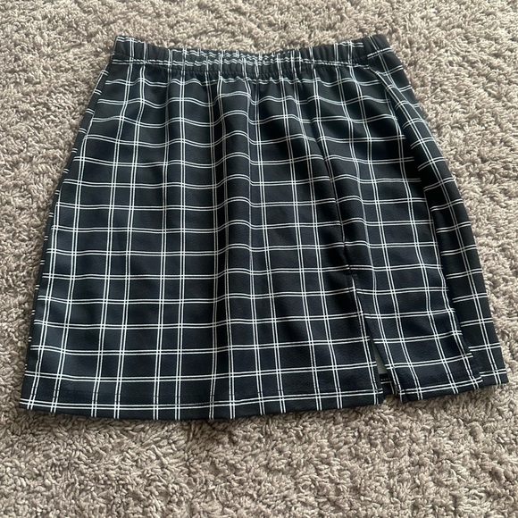 Black and White Plaid Women's Skirt - Picture 1 of 2